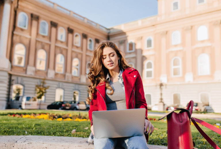 Public vs. Private Universities in Canada: Tuition Costs, Admission Criteria, and Graduate Salaries Compared